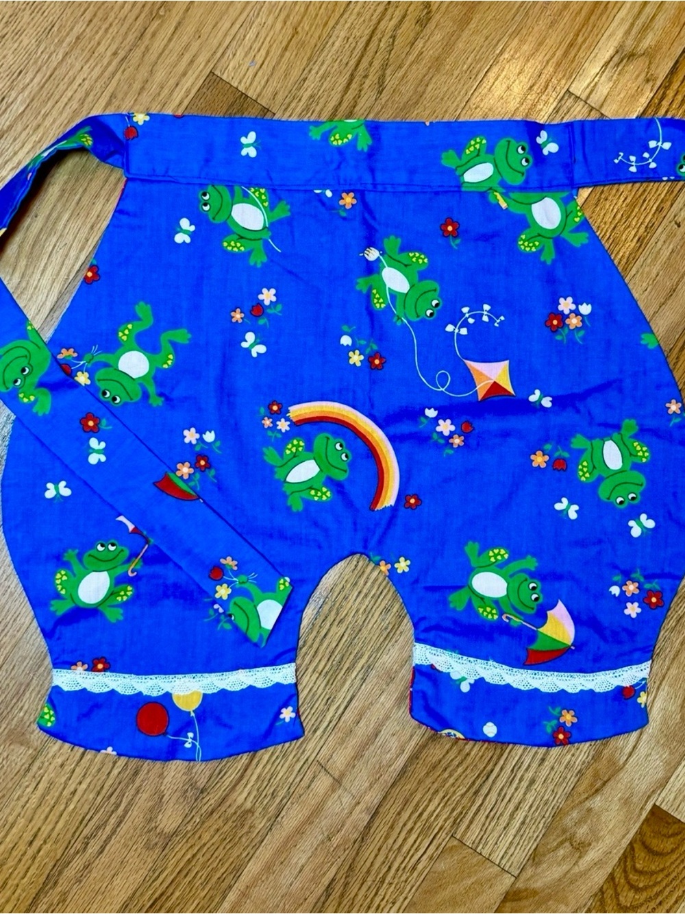 Handmade Vintage Bloomer Style Kitchen Half Apron reversible Rainbow Frog Hearts